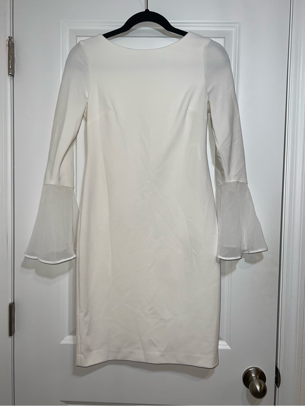 Calvin Klein Ivory Bell Sleeve Sheath Dress Size 6P Elegant Stretch